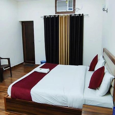 Luxury Rooms In Safdarjung Enclave Near Aiims & Safdarjung Hospital Nowe Delhi Zewnętrze zdjęcie