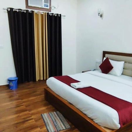 Luxury Rooms In Safdarjung Enclave Near Aiims & Safdarjung Hospital Nowe Delhi Zewnętrze zdjęcie