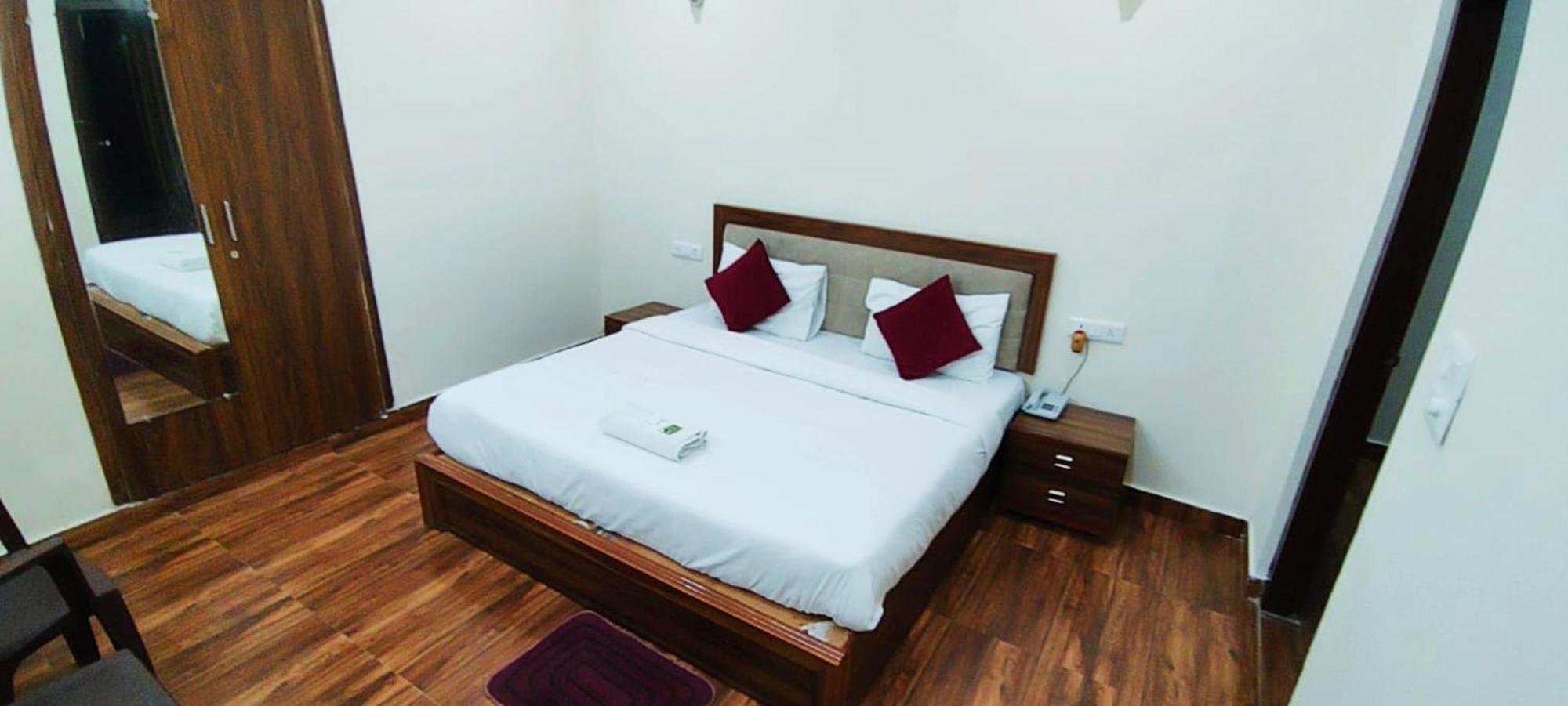 Luxury Rooms In Safdarjung Enclave Near Aiims & Safdarjung Hospital Nowe Delhi Zewnętrze zdjęcie