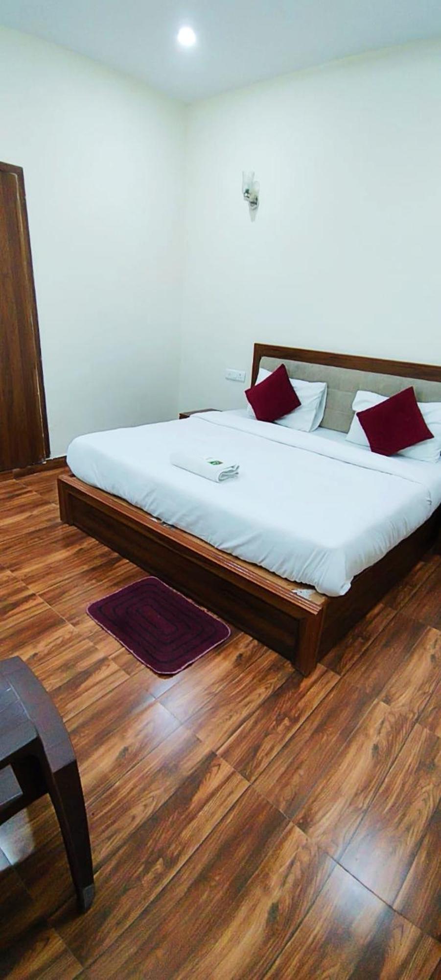Luxury Rooms In Safdarjung Enclave Near Aiims & Safdarjung Hospital Nowe Delhi Zewnętrze zdjęcie