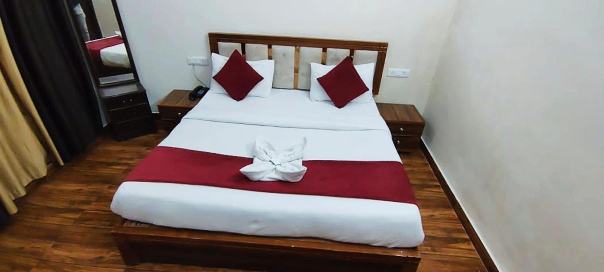 Luxury Rooms In Safdarjung Enclave Near Aiims & Safdarjung Hospital Nowe Delhi Zewnętrze zdjęcie