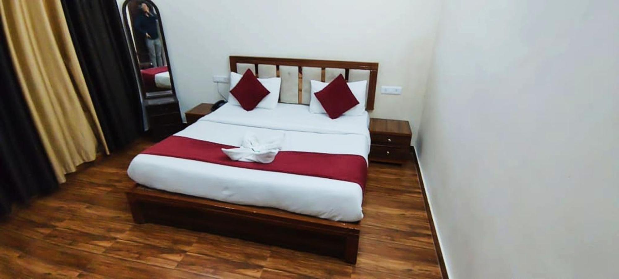 Luxury Rooms In Safdarjung Enclave Near Aiims & Safdarjung Hospital Nowe Delhi Zewnętrze zdjęcie