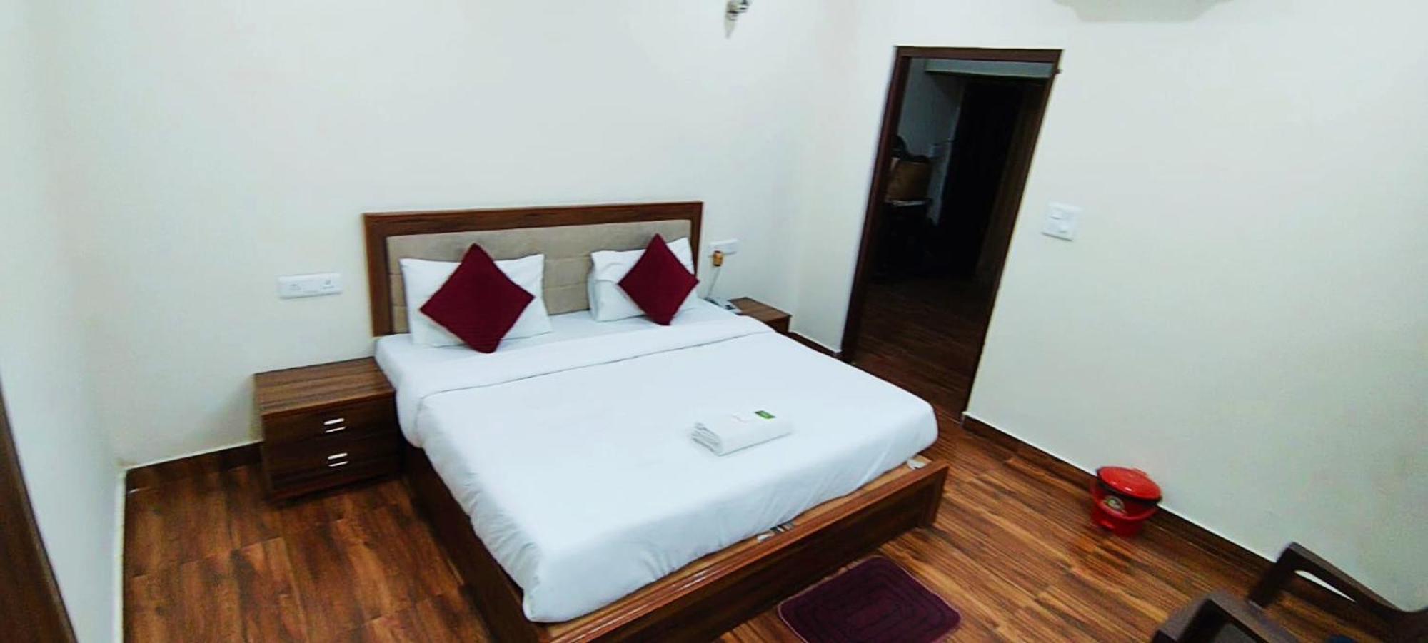 Luxury Rooms In Safdarjung Enclave Near Aiims & Safdarjung Hospital Nowe Delhi Zewnętrze zdjęcie