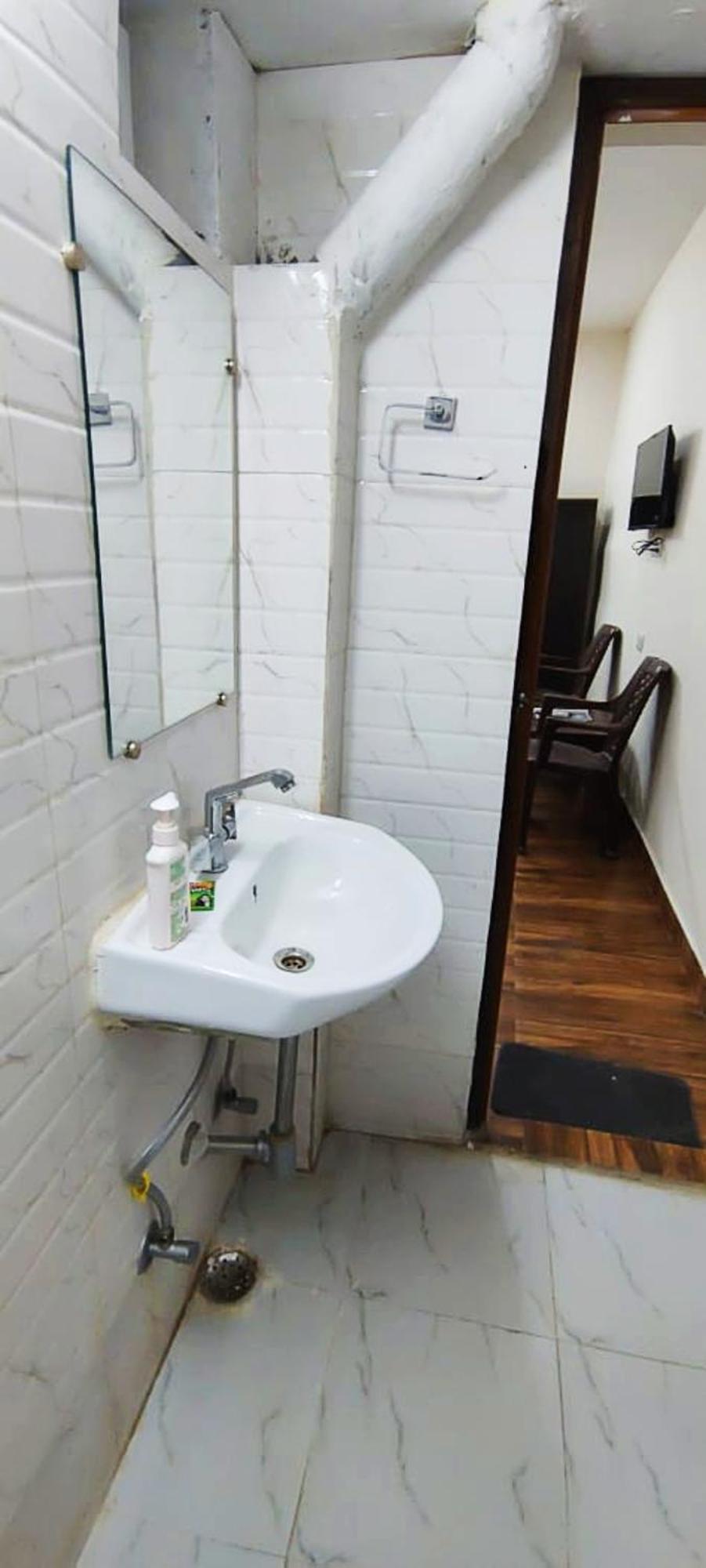 Luxury Rooms In Safdarjung Enclave Near Aiims & Safdarjung Hospital Nowe Delhi Zewnętrze zdjęcie